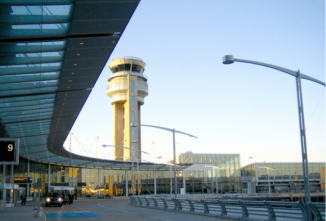 Aeroporto Internacional Pierre Elliott Trudeau em Montreal