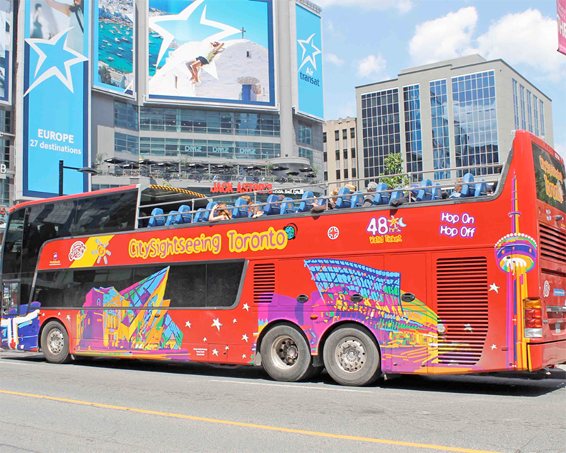 Ônibus turístico em Toronto