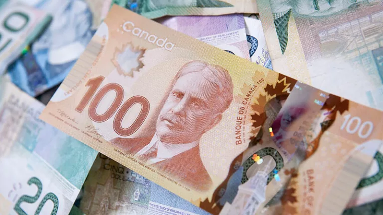 Onde comprar dólares canadenses mais baratos para o Canadá