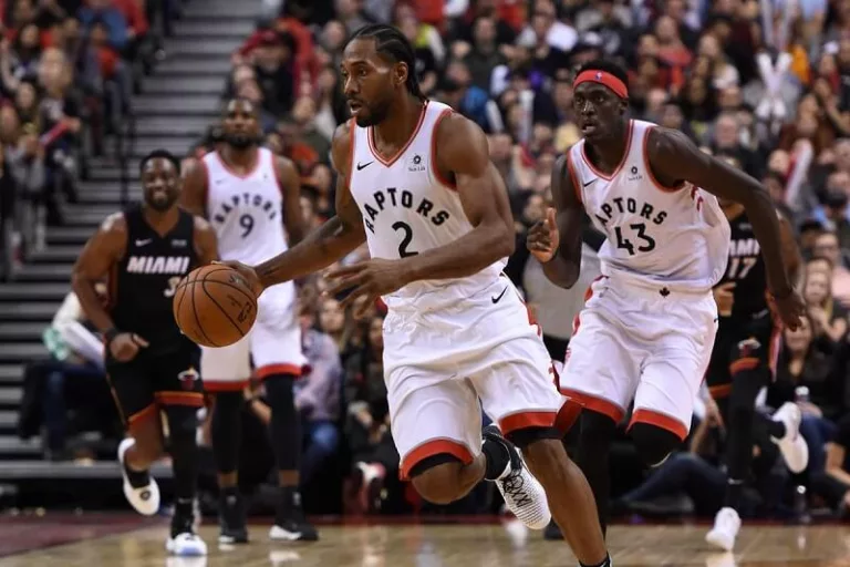 Assistir a um jogo da NBA do Toronto Raptors em Toronto