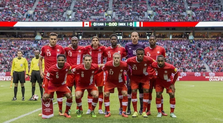 Assistir a um jogo de futebol no Canadá