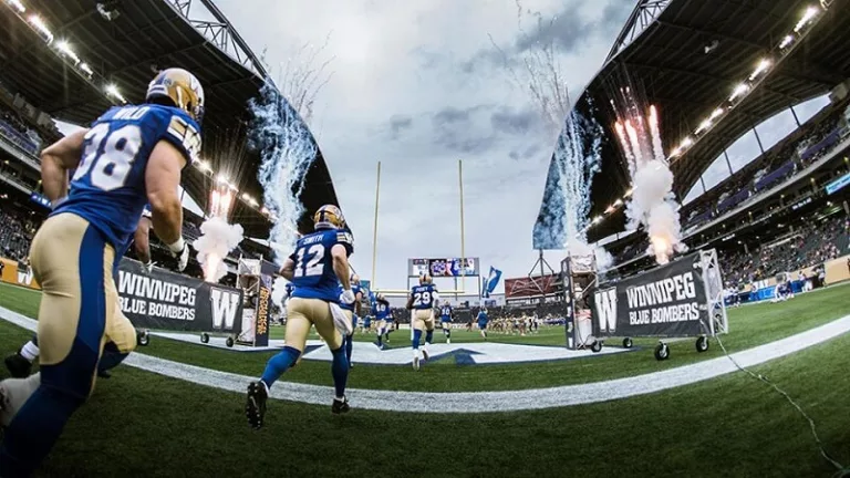 Assistir a um jogo de futebol canadense do Winnipeg Blue Bombers