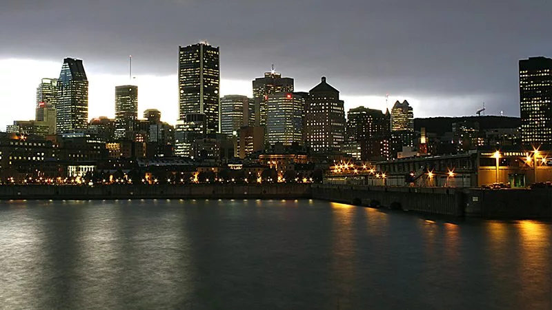 Cair da noite em Montreal