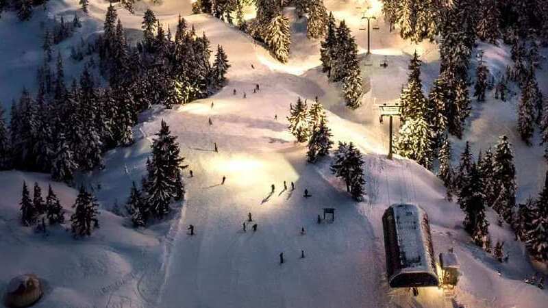 Mount Seymour em Vancouver durante a noite