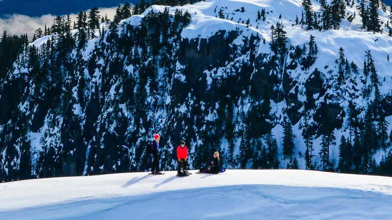 Turistas em Mount Seymour em Vancouver